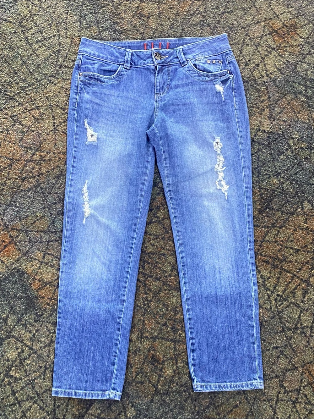 ELLE Size 8 Distressed Medium Wash Studded Ankle Jeans